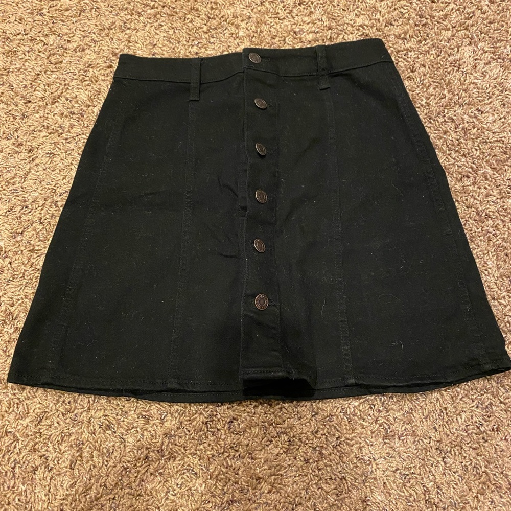Mossimo jean skirt in black. Size 4.